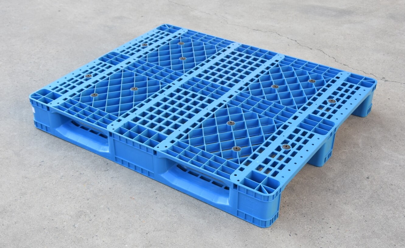 1200×1000 Three Runner Open Deck Rackable Plastic Pallet P1210WHC