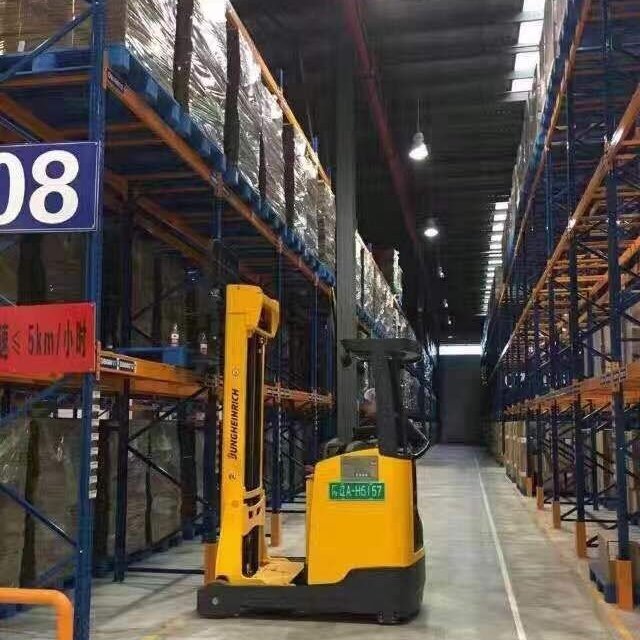 Plastic Pallets for logistics warehouses