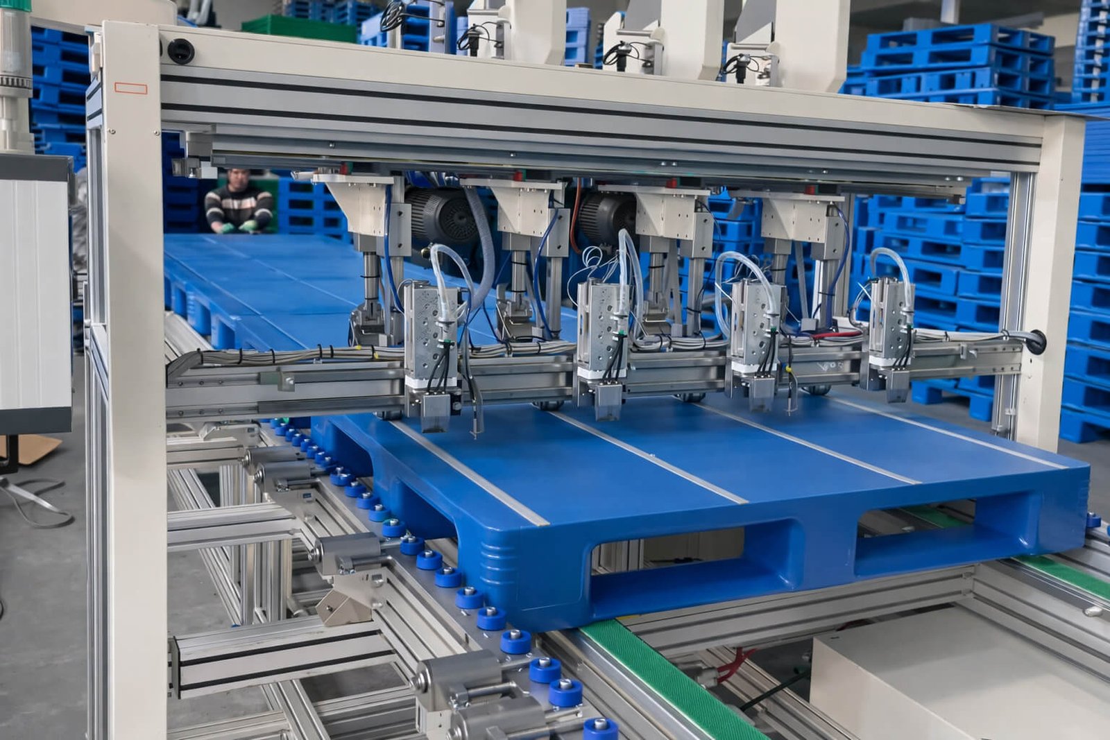 plastic pallet manufacturing